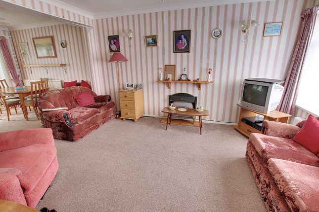 Ellingham Avenue, March PE15 3 bed semi