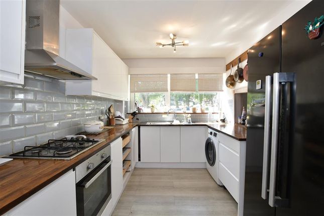 4 bed detached house