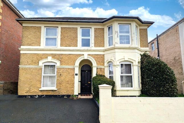 6 bedroom detached house for sale