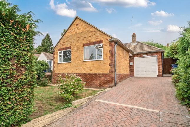 Farnham Park Close, Farnham, Surrey, GU9 2 bed bungalow for sale