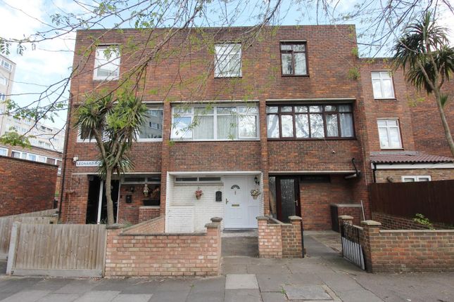 Leonard Robbins Path, London 3 bed house for sale