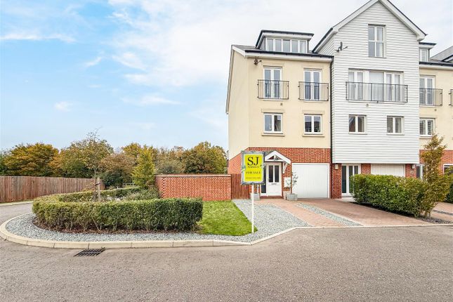 4 bedroom terraced house for sale