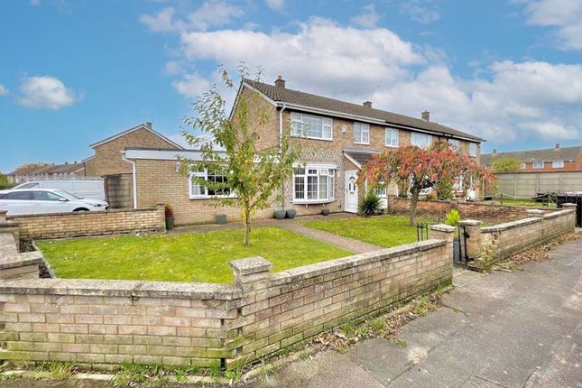 Hillborough Crescent, Dunstable 4 bed end of terrace house for sale