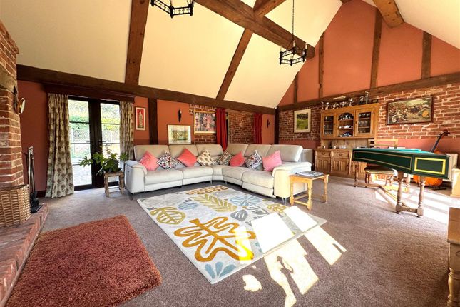 Old London Road, Capel St Mary IP9 3 bed barn conversion for sale