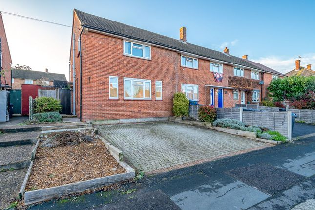 New Addington, Croydon CR0 3 bed end of terrace house for sale