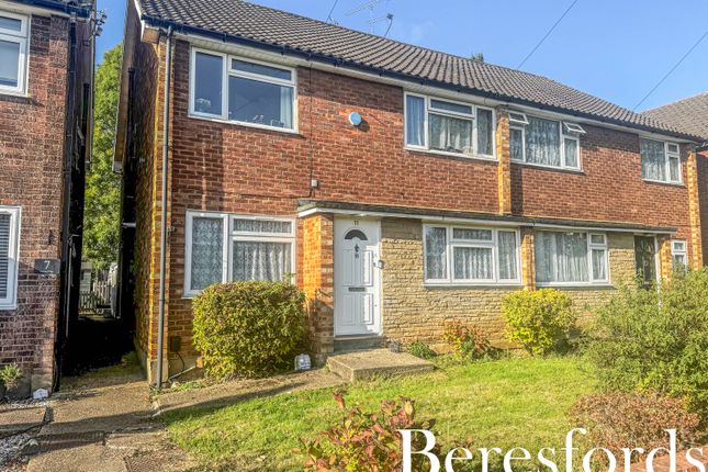 Avenue Close, Romford, RM3 2 bed maisonette for sale