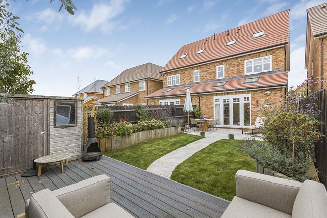 King Henry Avenue, Wallingford, OX10 4 bed semi