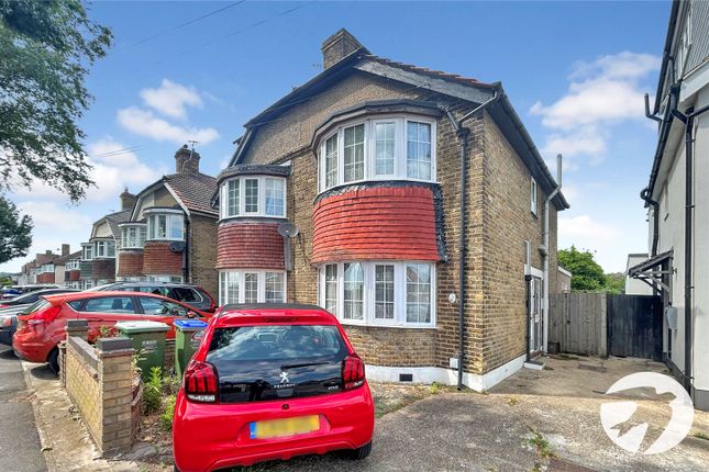 Berwick Road, Welling, Kent, DA16 3 bed semi