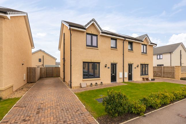 3 bedroom semi-detached villa for sale