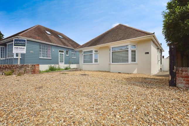The Circle, Bournemouth BH9 3 bed detached bungalow for sale