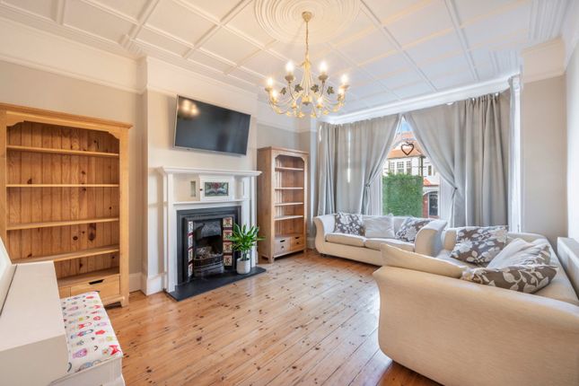 6 bed semi-detached house