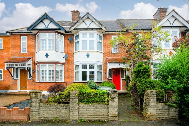 Chestnut Avenue, Buckhurst Hill 3 bed house for sale