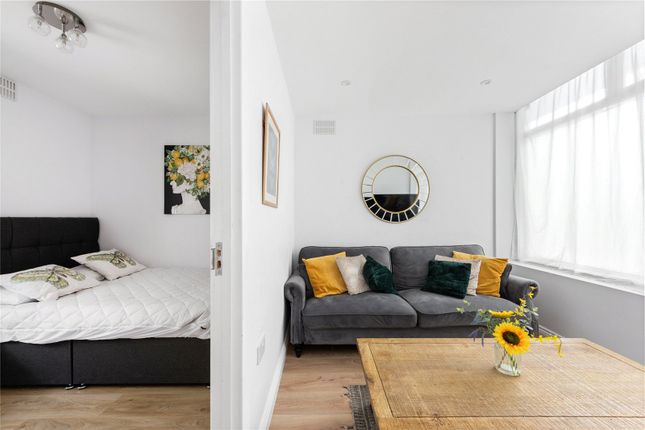 Kirkton Road, London, N15 3 bed terraced house for sale
