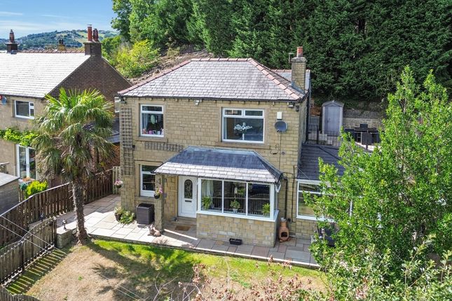 Back Thornhill Road, Longwood... 4 bed detached house for sale