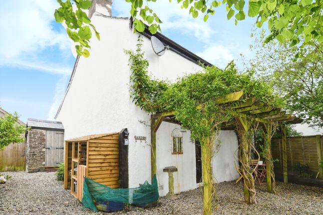 2 bed detached house