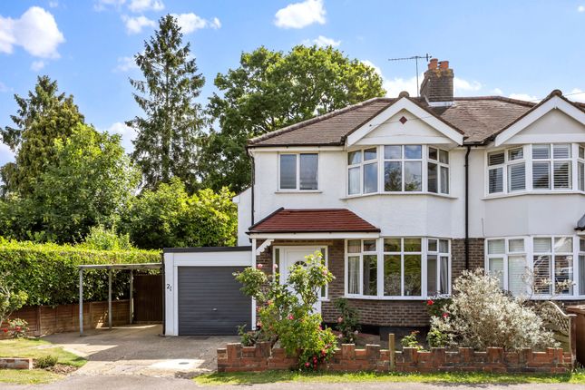 Wolverton Gardens, Horley RH6 3 bed semi