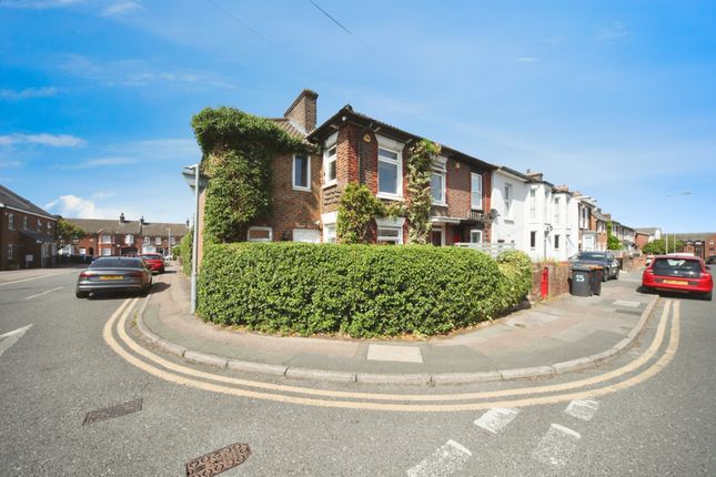 5 bedroom end of terrace house for sale