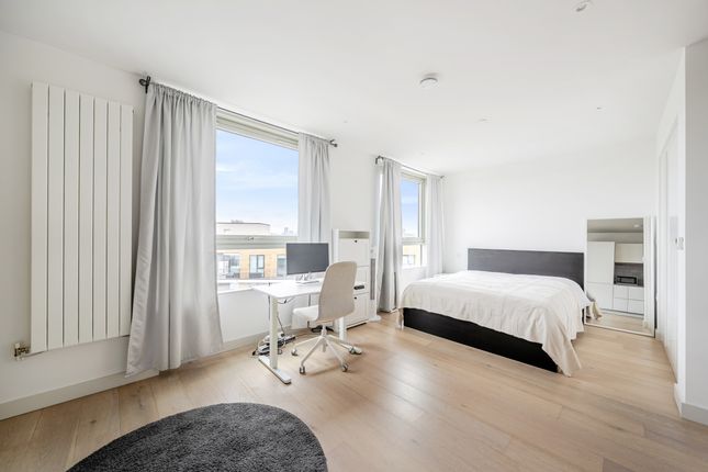 Studio flat for sale