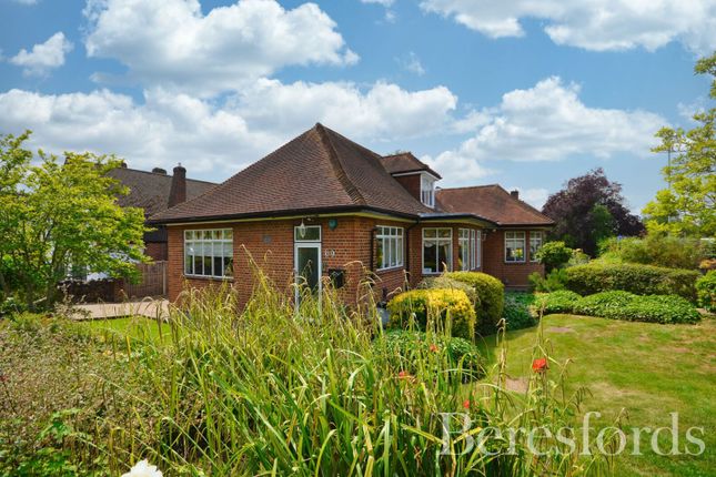 Heath Drive, Romford, RM2 3 bed bungalow for sale