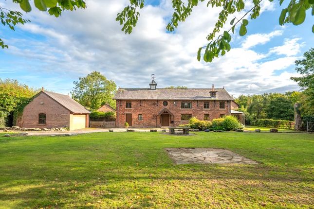 Runshaw Lane, Chorley PR7 6 bed detached house for sale
