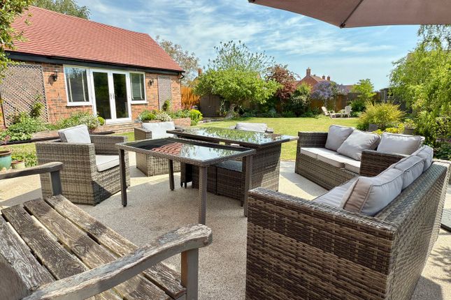 Twyning Green, Tewkesbury GL20 4 bed detached house for sale
