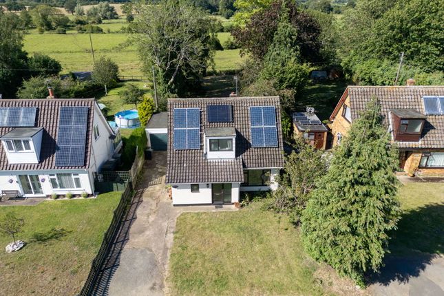Low Street, Oakley 3 bed detached house for sale