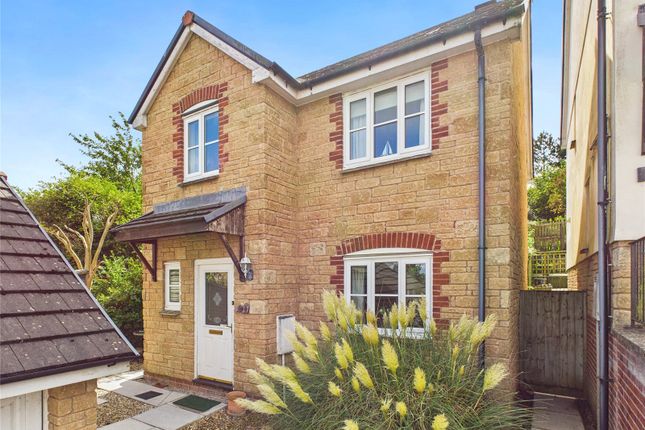 Talmena Avenue, Wadebridge, Cornwall 3 bed detached house for sale