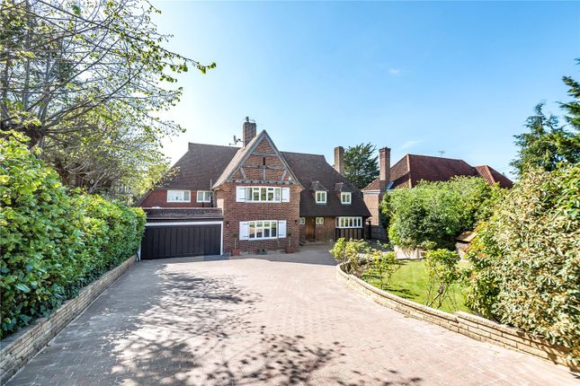 Cockfosters Road, Hadley Wood, EN4 5 bed detached house for sale
