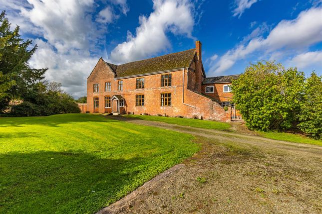 6 bedroom farm house for sale