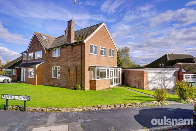 Randall Avenue, Alvechurch... 3 bed semi