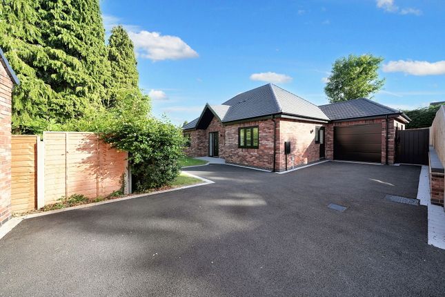 Old Penkridge Road, Cannock WS11 3 bed detached bungalow for sale