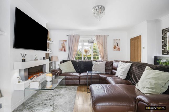 Stonecross Road, Hatfield 2 bed end of terrace house for sale