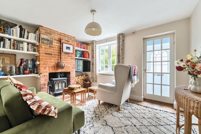 Lion Lane, Haslemere, Surrey, GU27 2 bed terraced house for sale