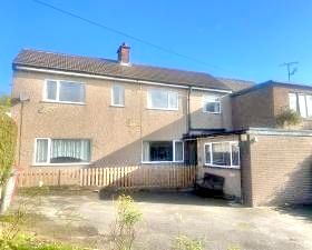 2 bedroom semi-detached house for sale