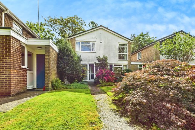 4 bedroom link detached house for sale