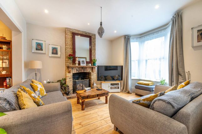 Acacia Road, Walthamstow, London, E17 3 bed end of terrace house for sale