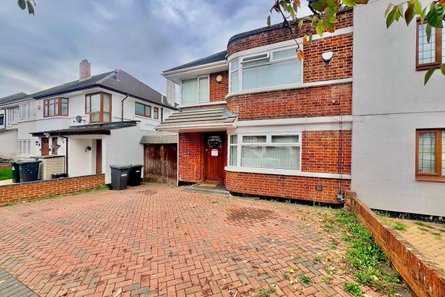 Manton Drive, Luton, Bedfordshire 3 bed semi
