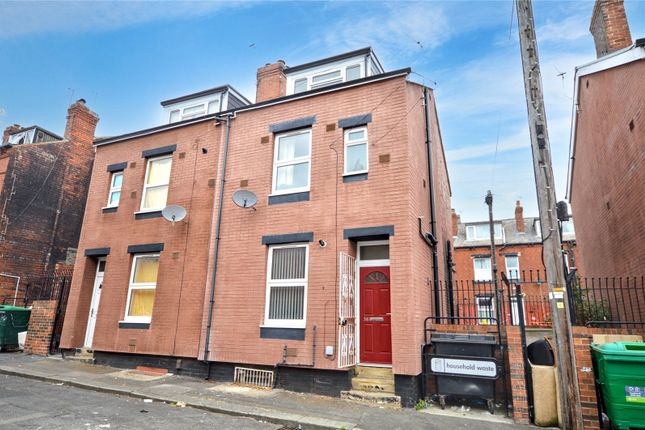 Recreation Mount, Leeds, West Yorkshire 2 bed terraced house for sale
