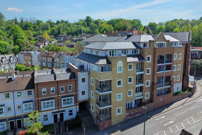 Flambard Way, Surrey GU7 1 bed flat for sale