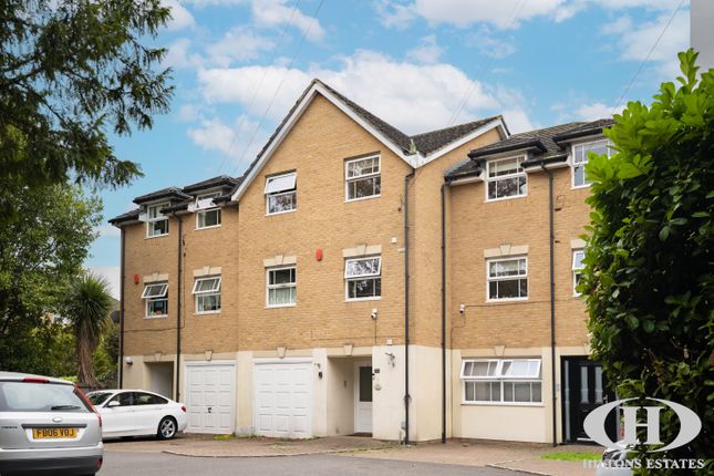 London Road, Slough 3 bed townhouse for sale