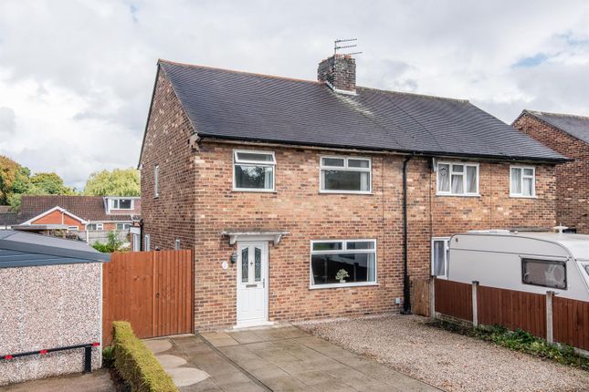 Knowsley Avenue, Farington, Leyland 3 bed semi
