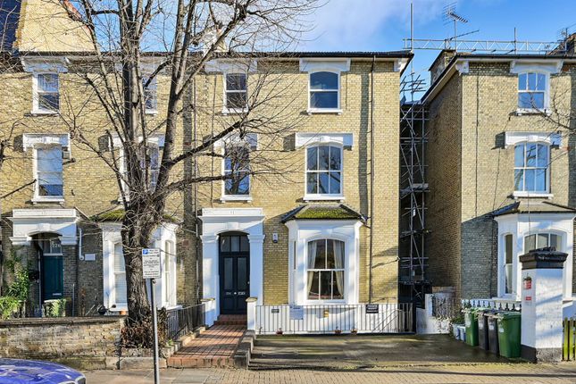 3 bedroom flat for sale