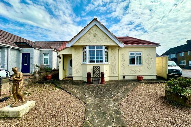 Court Avenue, Romford 2 bed bungalow for sale