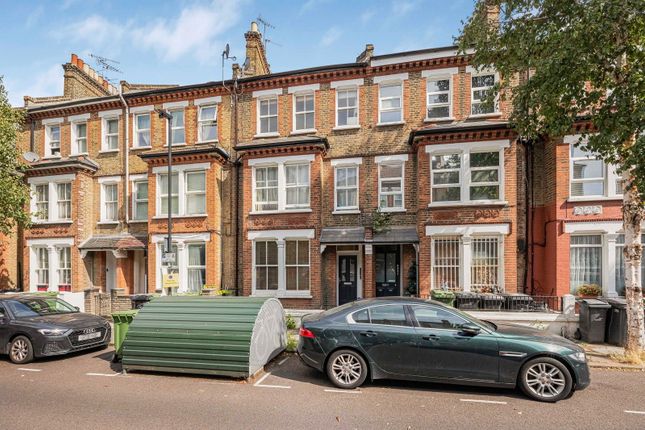 Heyford Avenue, London SW8 2 bed flat for sale