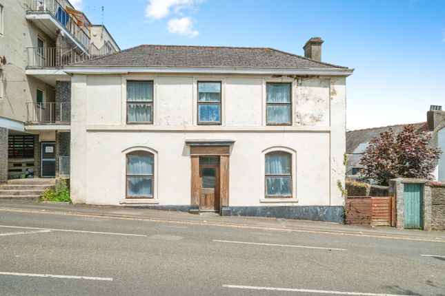 4 bed detached house