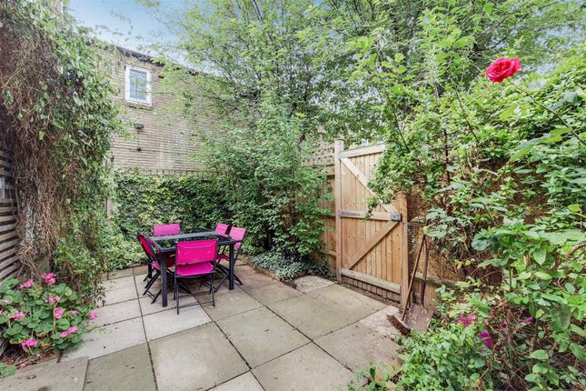 North Street, Clapham Old Town 1 bed maisonette for sale
