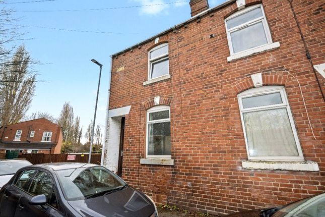 Chald Lane, Wakefield, West Yorkshire 2 bed terraced house for sale