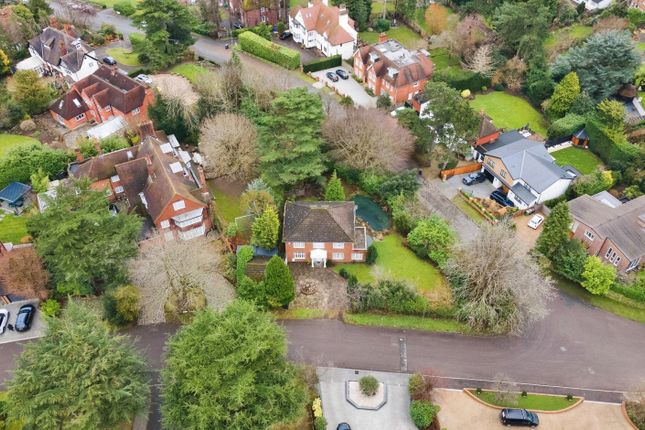 6 bedroom detached house for sale