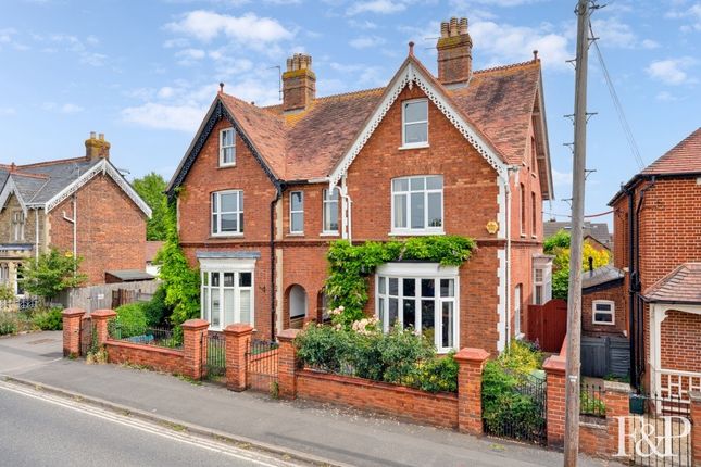 5 bedroom semi-detached house for sale