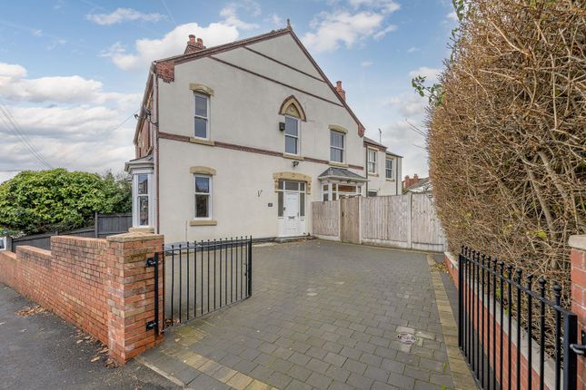 Collis Street, Amblecote... 3 bed semi